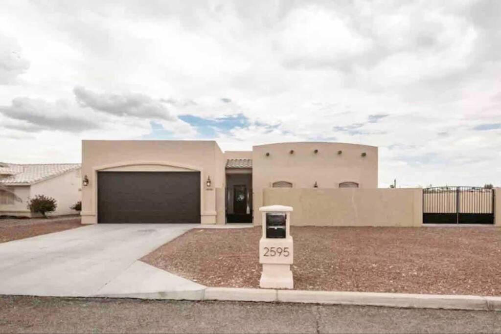 Havasu Retreat! Pool, Spa, Gym & View Lake Havasu City Buitenkant foto