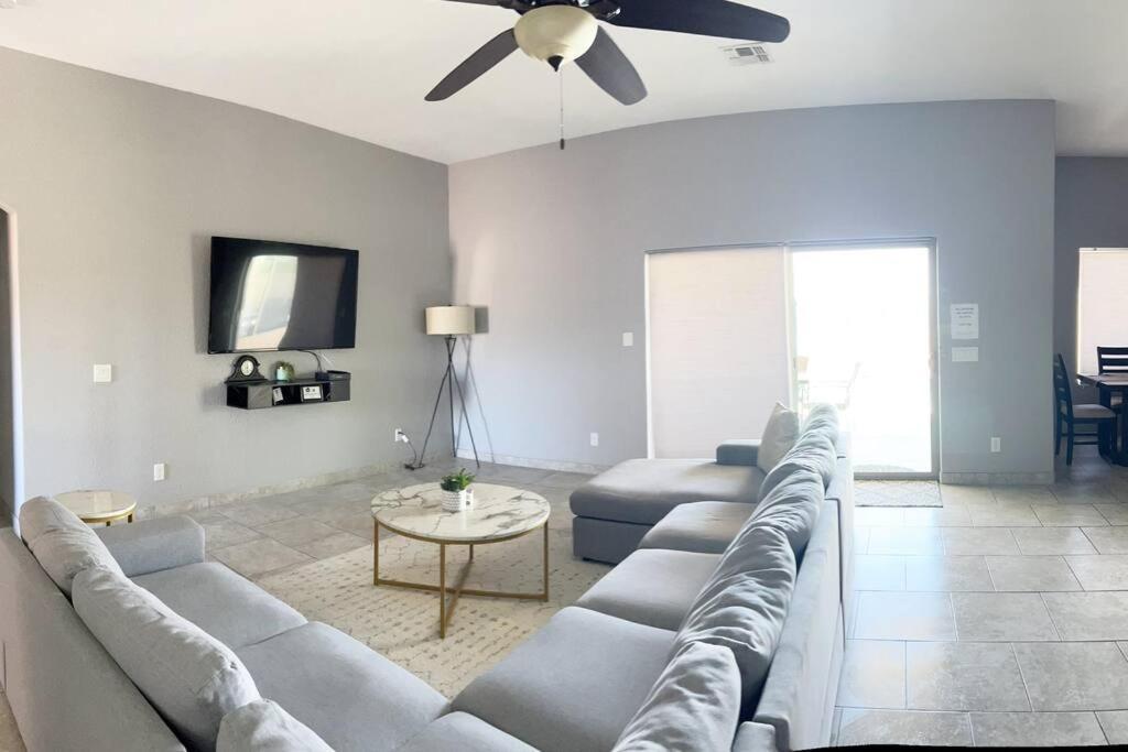 Havasu Retreat! Pool, Spa, Gym & View Lake Havasu City Buitenkant foto